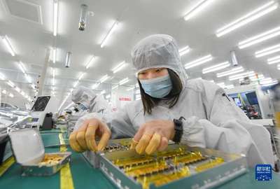 靠譜服務、技術推銷、標準開路 一家光通信企業的“出海秘籍”